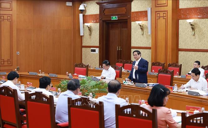 Thủ tướng Phạm Minh Chính làm việc với Ban Thường vụ Tỉnh uỷ Tây Ninh. Ảnh: Dương Giang-TTXVN 
