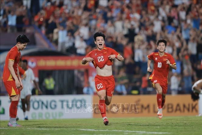 Thanh Nhàn ghi bàn thắng mở tỷ số cho U23 Việt Nam. Ảnh: Minh Quyết - TTXVN