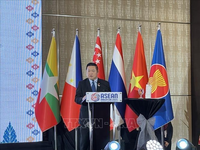 Tổng thư ký ASEAN Kao Kim Hourn phát biểu tại Hội nghị. Ảnh: Thành Trung - Pv TTXVN tại Malaysia 
