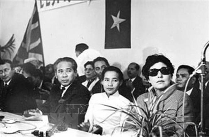 Bà Dương Thị Duyên, nữ nhà báo Việt Nam Thông tấn xã (VNTTX) trong phái đoàn Việt Nam Dân chủ Cộng hòa đã thể hiện trí tuệ, bản lĩnh của một chiến sỹ thông tin, góp phần vào thành công của Hội nghị Paris trên cả hai lĩnh vực đối ngoại nhà nước và đối ngoại nhân dân. Ảnh: Tư liệu TTXVN 
