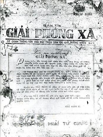 Bản tin đầu tiên của TTXGP ra mắt, ngày 12/10/1960, đánh dấu sự ra đời và thực hiện “sứ mệnh” thông tin vẻ vang và anh dũng, kịp thời cổ vũ cuộc đấu tranh chính nghĩa của quân và dân miền Nam vì hòa bình thống nhất đất nước. Ảnh: Tư liệu TTXGP
