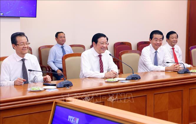 Trưởng Ban Nội chính Trung ương Phan Đình Trạc chúc mừng 80 năm Ngày truyền thống Thông tấn xã Việt Nam (15/9/1945 - 15/9/2025). Ảnh: Phạm Kiên - TTXVN