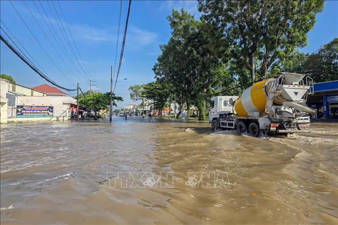 Đường Cách Mạng Tháng Tám, phường Cái Khế, thành phố Cần Thơ ngập sâu trong sáng 11/9/2025 khi triều cường vượt báo động 3. Ảnh: Thanh Liêm - TTXVN