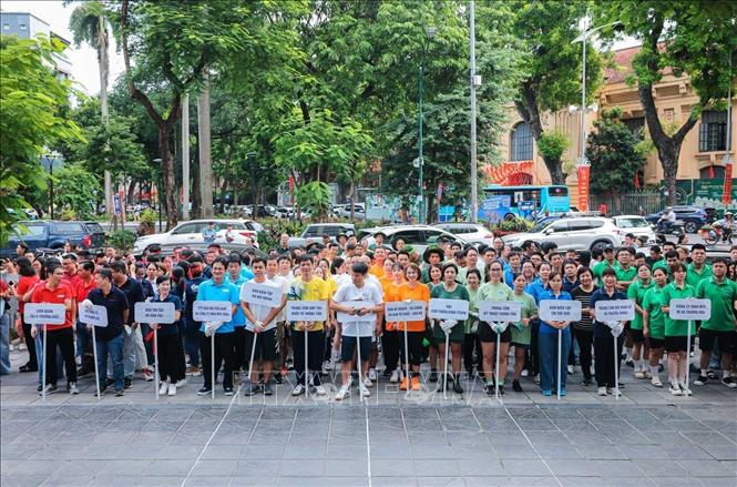 Các đội đến từ các đơn vị trong ngành chuẩn bị tham gia thi đấu giải. Ảnh: Hoàng Hiếu - TTXVN