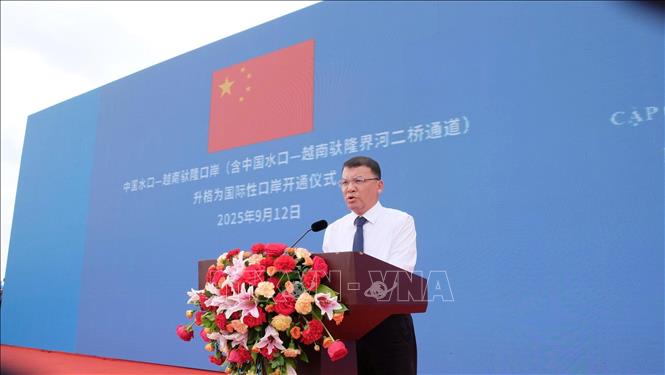 Ông Lam Hiểu, Bí thư Thành uỷ Thành phố Sùng Tả, Khu tự trị dân tộc Choang Quảng Tây, Trung Quốc, phát biểu tại buổi lễ. Ảnh: TTXVN phát 

