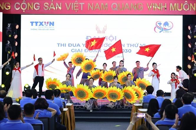 Các tiết mục văn nghệ đặc sắc do cán bộ, người lao động TTXVN biểu diễn. Ảnh: Minh Đức – TTXVN