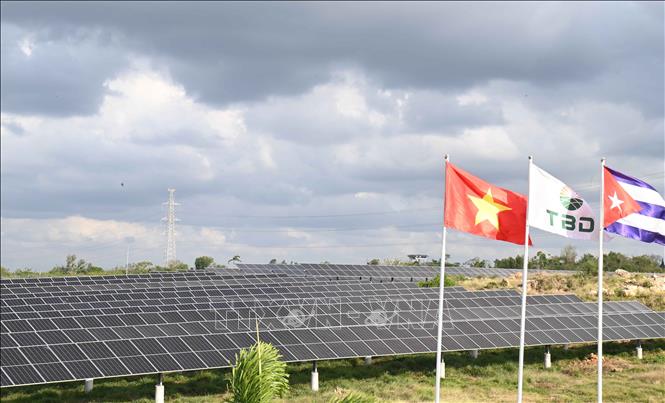 Công viên điện mặt trời của công ty Thái Bình đầu tư tại tỉnh Artemisa của Cuba. Ảnh: Việt Hùng-p/v TTXVN tại Cuba