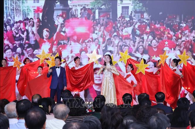 Chương trình văn nghệ tại Lễ đón nhận Huân chương Hồ Chí Minh và kỷ niệm 80 năm Ngày truyền thống Thông tấn xã Việt Nam (15/9/1945 - 15/9/2025). Ảnh: Lâm Khánh - TTXVN