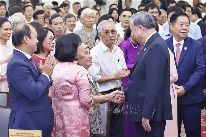 Tổng Bí thư Tô Lâm và các đại biểu đự lễ kỷ niệm. Ảnh: Doãn Tấn - TTXVN