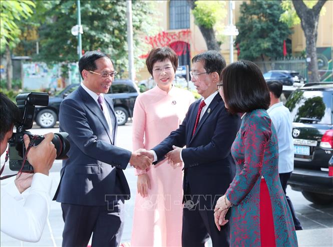 Phó Thủ tướng Bùi Thanh Sơn đến dự Lễ kỷ niệm 80 năm Ngày truyền thống Thông tấn xã Việt Nam. Ảnh: Trọng Đức - TTXVN