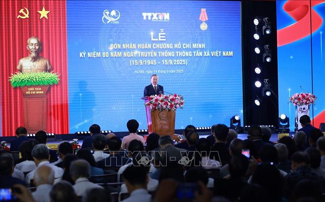 Tổng Bí thư Tô Lâm phát biểu tại Lễ đón nhận Huân chương Hồ Chí Minh và kỷ niệm 80 năm Ngày truyền thống Thông tấn xã Việt Nam (15/9/1945-15/9/2025). Ảnh: Dương Giang - TTXVN