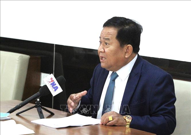 Khieu Kola, who is also Assistant to the President of the Cambodian Club of Journalists (CCJ), gives an interview to Vietnam News Agency. VNA Photo: Hoàng Minh