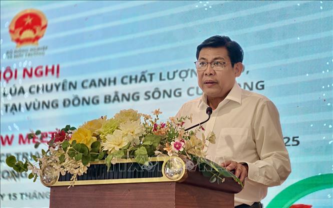 Ông Ngô Công Thức, Phó chủ tịch UBND tỉnh An Giang, phát biểu tại Hội nghị. Ảnh: Thanh Sang-TTXVN 