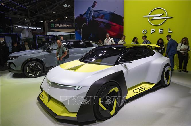 Khu vực trưng bày của Opel tại Triển lãm Ô tô Munich, Đức ngày 9/9/2025. Ảnh: THX/TTXVN