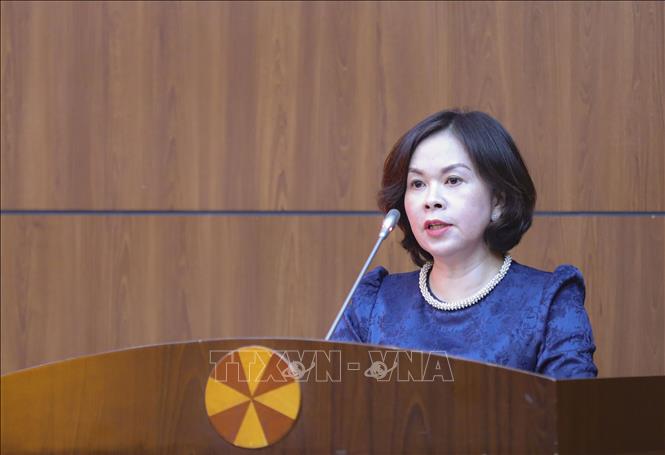 Tân Phó Bí thư chuyên trách Đảng ủy các cơ quan Đảng tỉnh Vàng Thị Bình phát biểu nhận nhiệm vụ. Ảnh: Xuân Tư - TTXVN