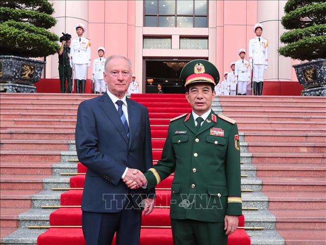 Đại tướng Phan Văn Giang và Trợ lý Tổng thống, Chủ tịch Hội đồng Biển Liên bang Nga, Ngài Nikolai Patrushev trước khi hội đàm. Ảnh: Trọng Đức - TTXVN