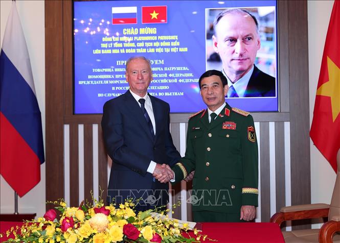  Đại tướng Phan Văn Giang và Ngài Nikolai Patrushev, Trợ lý Tổng thống, Chủ tịch Hội đồng Biển Liên bang Nga trước khi hội đàm. Ảnh: Trọng Đức - TTXVN