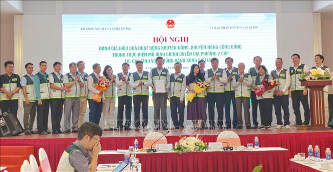 Ra mắt Câu lạc bộ chuyên gia nông nghiệp vùng Đồng bằng sông Cửu Long. Ảnh: Thanh Sang - TTXVN 
