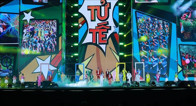 Chương trình nghệ thuật đặc biệt “Tôi yêu Tổ quốc tôi” tại Lễ bế mạc Triển lãm Thành tựu Đất nước 80 năm. Ảnh: Dương Giang-TTXVN 
