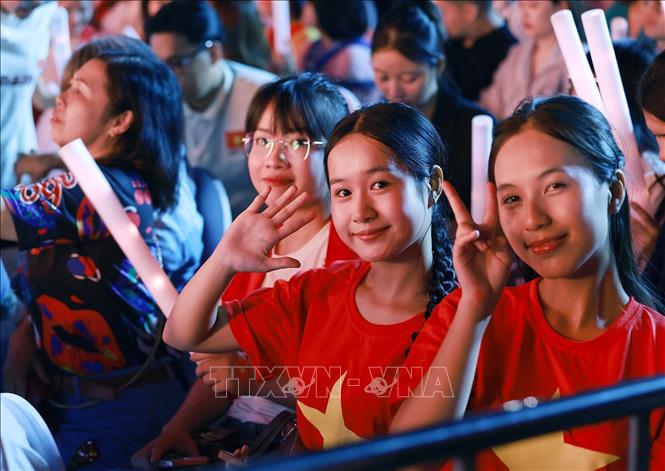 Đông đảo quần chúng nhân dân tham dự Lễ bế mạc Triển lãm Thành tựu Đất nước “80 năm Hành trình Độc lập - Tự do - Hạnh phúc”. Ảnh: Dương Giang-TTXVN 
