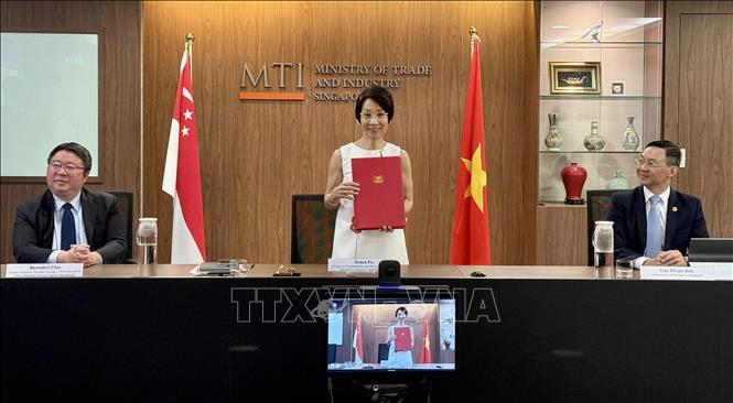 Bộ trưởng Bộ Môi trường và Bền vững kiêm Bộ trưởng phụ trách Quan hệ Thương mại Singapore Grace Fu tại lễ ký kết. Ảnh: TTXVN phát