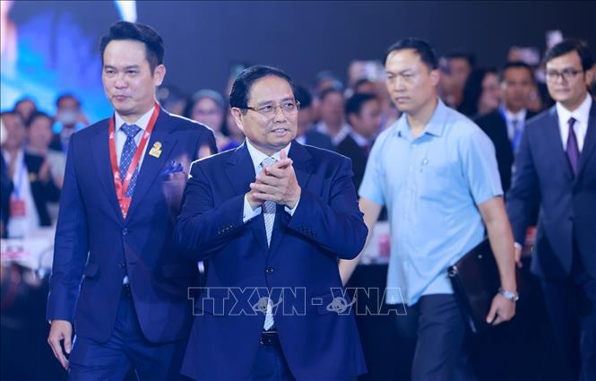 Thủ tướng Phạm Minh Chính đến dự Phiên đối thoại cấp cao Diễn đàn Kinh tế tư nhân Việt Nam (VPSF) 2025. Ảnh: Dương Giang-TTXVN 
