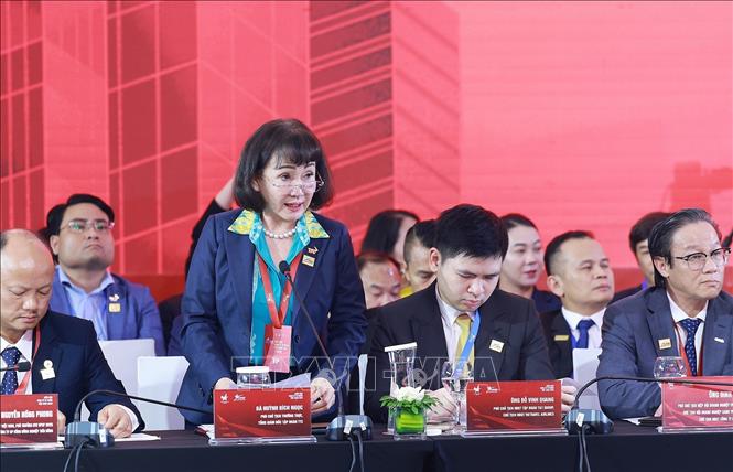 Đại diện các doanh nghiệp phát biểu tại Phiên đối thoại cấp cao Diễn đàn Kinh tế tư nhân Việt Nam (VPSF) 2025. Ảnh: Dương Giang-TTXVN