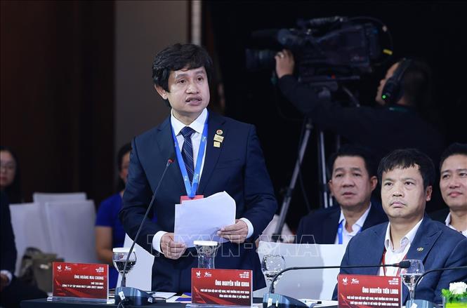 Đại diện các doanh nghiệp phát biểu tại Phiên đối thoại cấp cao Diễn đàn Kinh tế tư nhân Việt Nam (VPSF) 2025. Ảnh: Dương Giang-TTXVN