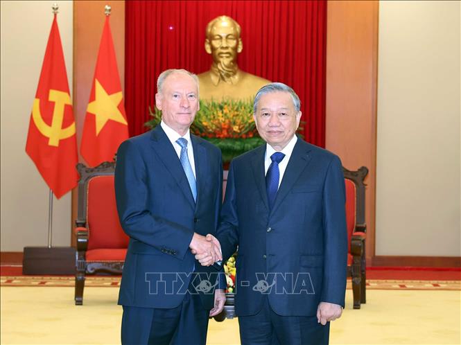 Party General Secretary To Lam welcomes Nikolai Patrushev, Aide to the President of Russia and Chairman of the Maritime Board. VNA Photo: Thống Nhất