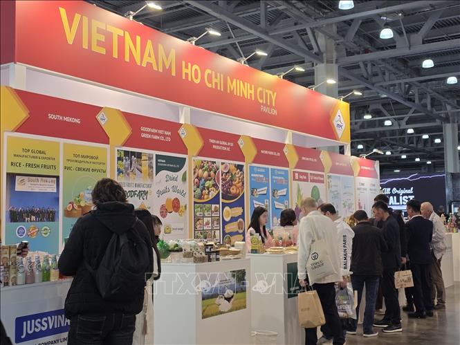 A booth of Vietnamese businesses at the event. VNA Photo: Trần Hải