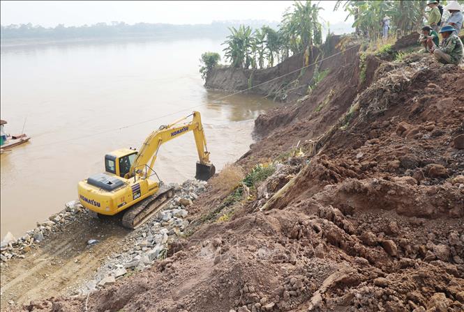 Công trình kè chống sạt lở bờ hữu sông Thao tại xã Tam Nông, tỉnh Phú Thọ. Ảnh: Tạ Toàn – TTXVN