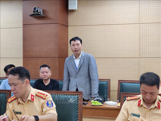 Ông Quốc Bình, quản trị trang mạng xã hội OFFB phát biểu tại buổi gặp mặt. Ảnh: Chu Thanh Vân - TTXVN