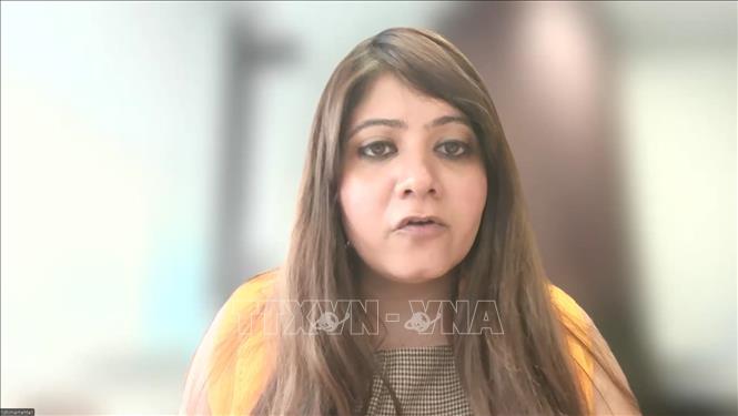 Ridhima Mehta, a tax expert at KPMG India, speaks at the workshop. VNA/Photo by courtesy