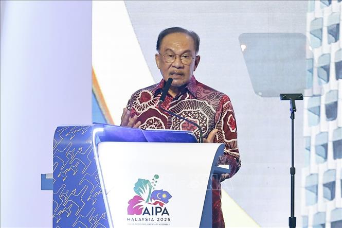 Thủ tướng Malaysia Anwar Ibrahim phát biểu. Ảnh: Doãn Tấn – TTXVN
