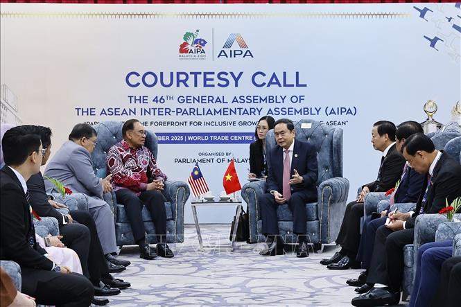 Chủ tịch Quốc hội Trần Thanh Mẫn hội kiến Thủ tướng Malaysia Anwar Ibrahim. Ảnh: Doãn Tấn – TTXVN 