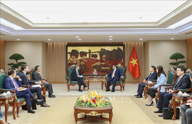 Thủ tướng Phạm Minh Chính tiếp ông Kenji Okamura, Phó Tổng Giám đốc Quỹ Tiền tệ Quốc tế (IMF). Ảnh: Dương Giang-TTXVN 