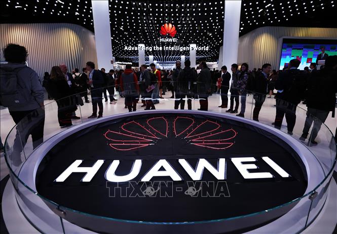 Biểu tượng của Tập đoàn công nghệ Huawei tại Đại hội thế giới di động ở Barcelona, Tây Ban Nha, ngày 26/2/2024. Ảnh: THX/TTXVN
