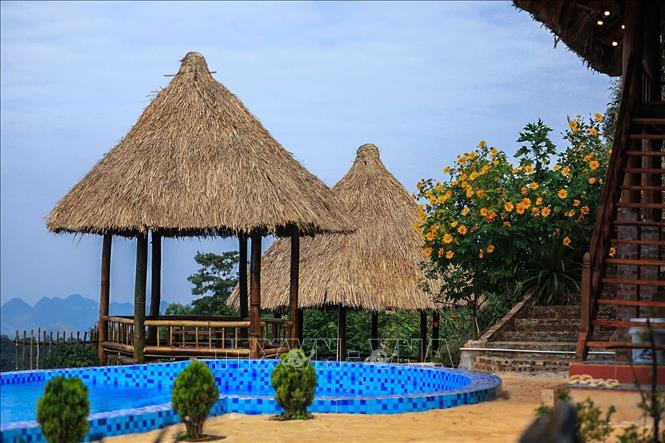 Cơ sở lưu trú được thiết kế vừa hiện đại vừa gần gũi thiên nhiên tại xóm Mừng. Ảnh: Trọng Đạt - TTXVN