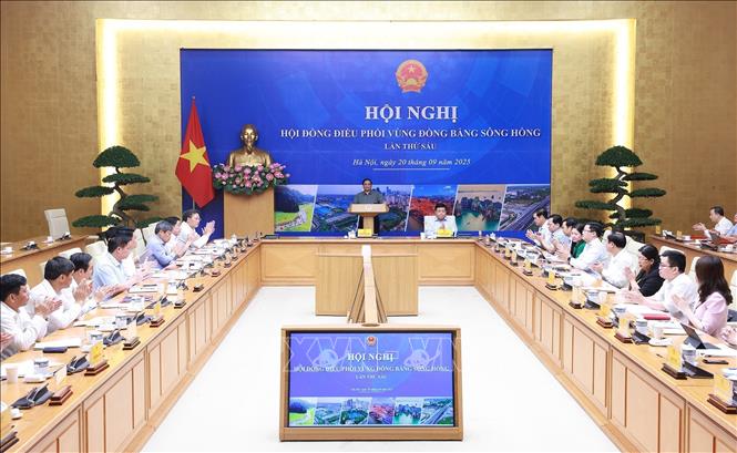 Thủ tướng Phạm Minh Chính chủ trì Hội nghị Hội đồng điều phối vùng Đồng bằng sông Hồng lần thứ sáu. Ảnh: Dương Giang-TTXVN 
