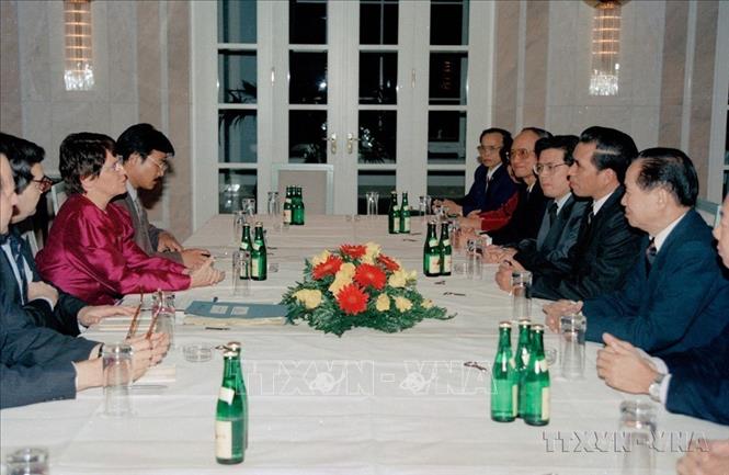 Chủ tịch Hạ viện Đức Rita Süssmuth đón, hội đàm với Chủ tịch Quốc hội Nông Đức Mạnh thăm chính thức CHLB Đức (Berlin, 20/10/1993). Ảnh: Xuân Tuân - TTXVN