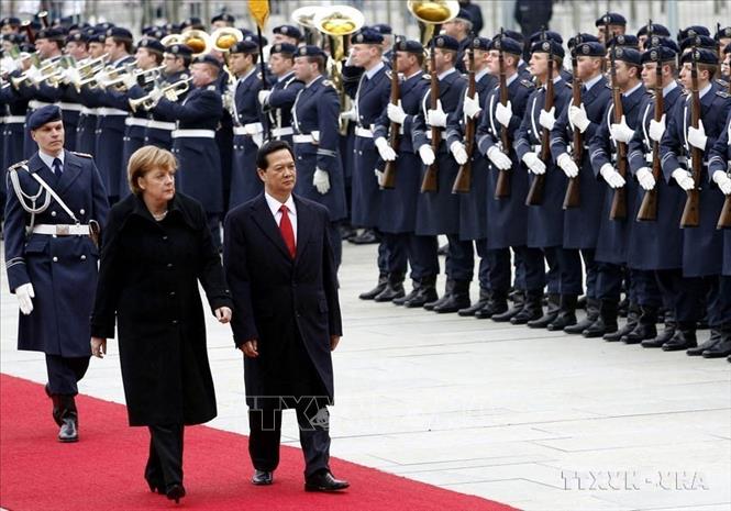 Thủ tướng Angela Merkel chủ trì lễ đón Thủ tướng Nguyễn Tấn Dũng và Phu nhân thăm chính thức Cộng hòa Liên bang Đức, từ ngày 6 - 9/3/2008. Ảnh: Đức Tám - TTXVN