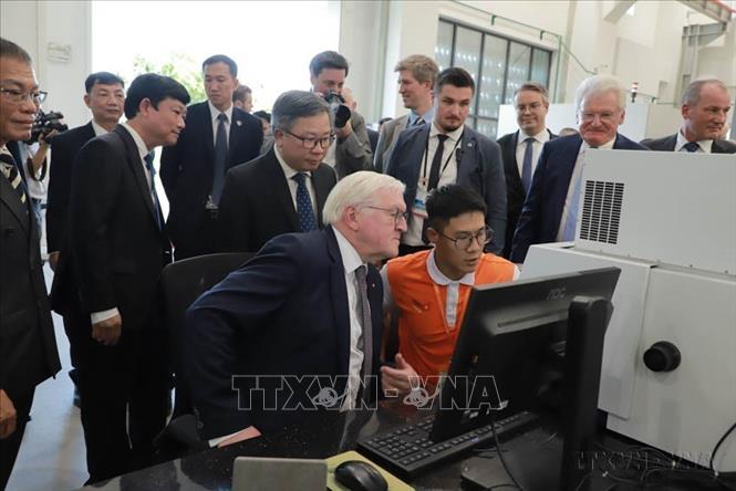Tổng thống CHLB Đức Frank-Walter Steinmeier tới thăm trường Đại học Việt Đức tại thị xã Bến Cát, tỉnh Bình Dương (24/1/2024). Ảnh: TTXVN phát