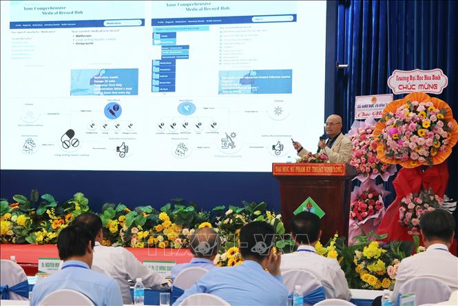 Diễn giả trình bày tại hội thảo Ảnh: Phạm Minh Tuấn-TTXVN.