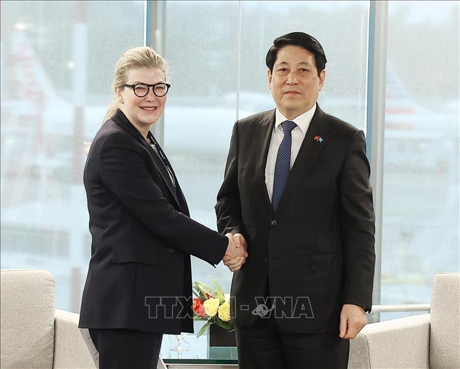 Chủ tịch nước Lương Cường tiếp bà Stephanie Pope, Chủ tịch kiêm Giám đốc điều hành của Boeing Commercial Airplanes (BCA). Ảnh: Lâm Khánh – TTXVN 