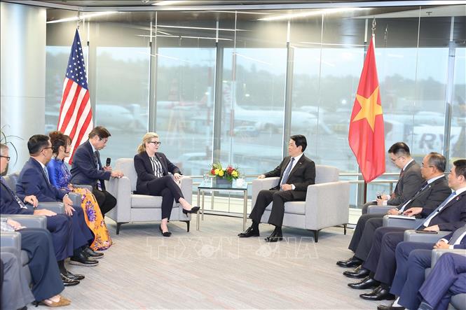 Chủ tịch nước Lương Cường tiếp bà Stephanie Pope, Chủ tịch kiêm Giám đốc điều hành của Boeing Commercial Airplanes (BCA). Ảnh: Lâm Khánh – TTXVN 