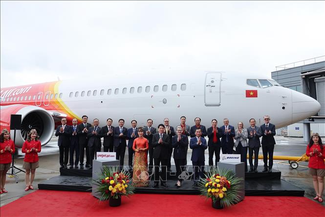 Chủ tịch nước Lương Cường chứng kiến Lễ bàn giao máy bay Boeing 737-8 đầu tiên giữa Tập đoàn Boeing và Hãng hàng không Vietjet Air. Ảnh: Lâm Khánh – TTXVN 