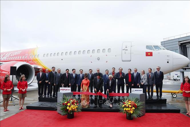 Chủ tịch nước Lương Cường chứng kiến Lễ bàn giao máy bay Boeing 737-8 đầu tiên giữa Tập đoàn Boeing và Hãng hàng không Vietjet Air. Ảnh: Lâm Khánh – TTXVN 