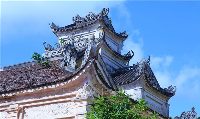 The pagoda architecture adheres to the traditional “Tien Phat, Hau Thanh” (Buddha in front, Saint behind) layout, however, the pagoda’s exterior is strikingly different, with tall and sturdy arched domes. VNA Photo: Công Luật