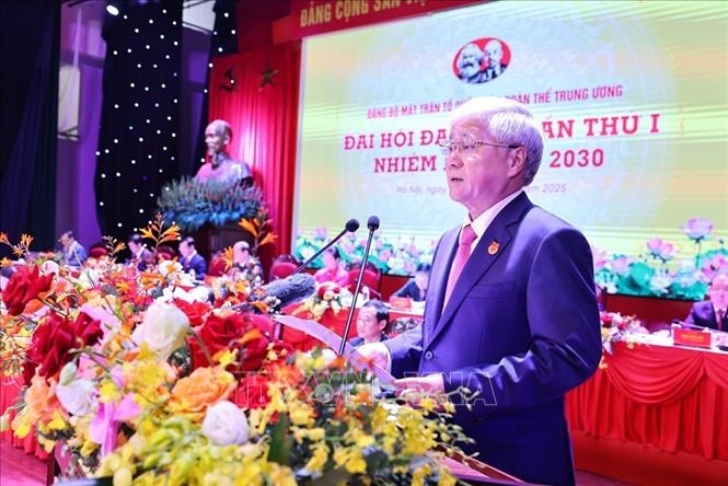 Ông Đỗ Văn Chiến, Ủy viên Bộ Chính trị, Bí thư Trung ương Đảng, Bí thư Đảng ủy MTTQ, các đoàn thể Trung ương, Chủ tịch UBTW MTTQ Việt Nam đọc Diễn văn khai mạc Đại hội. Ảnh: Minh Đức – TTXVN