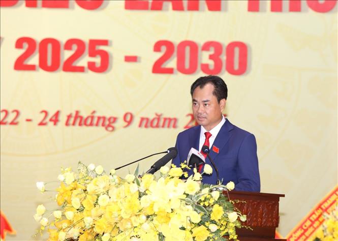 Đồng chí Trịnh Việt Hùng, Ủy viên dự khuyết Trung ương Đảng, Bí thư Tỉnh ủy Thái Nguyên nhiệm kỳ 2020 - 2025 đọc Diễn văn khai mạc Đại hội. Ảnh: Vũ Hoàng Giang - TTXVN
